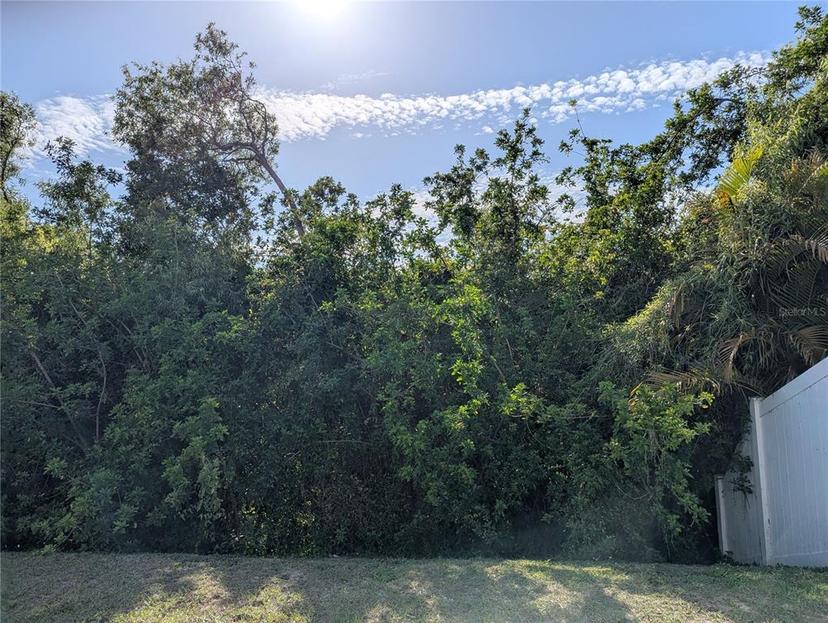 Picture of 11527 Southern Creek Drive Drive, Gibsonton FL 33534