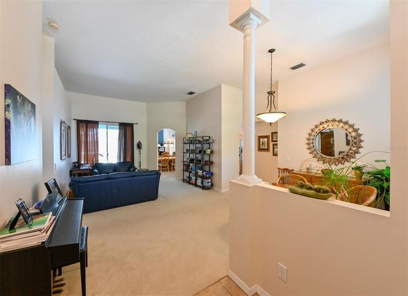 Picture of 12920 Lake Ventana Dr, Tampa FL 33625