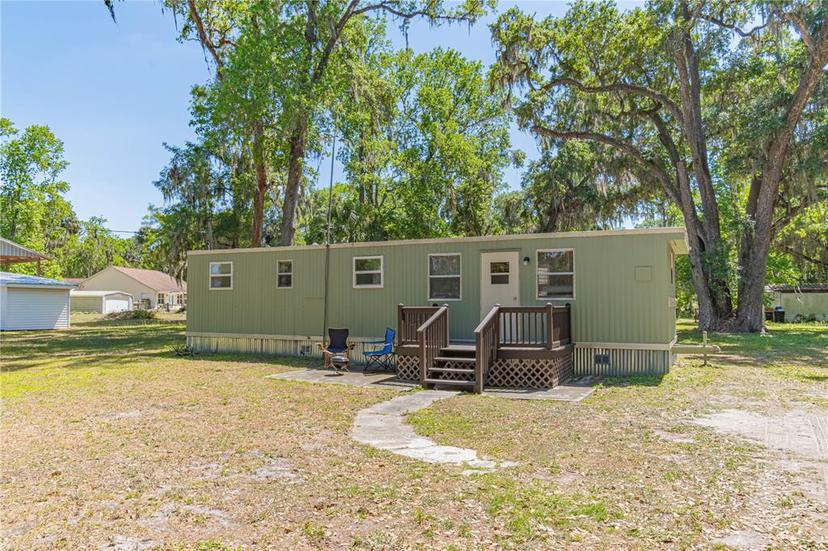 Picture of 1986 Cr 412, Lake Panasoffkee FL 33538