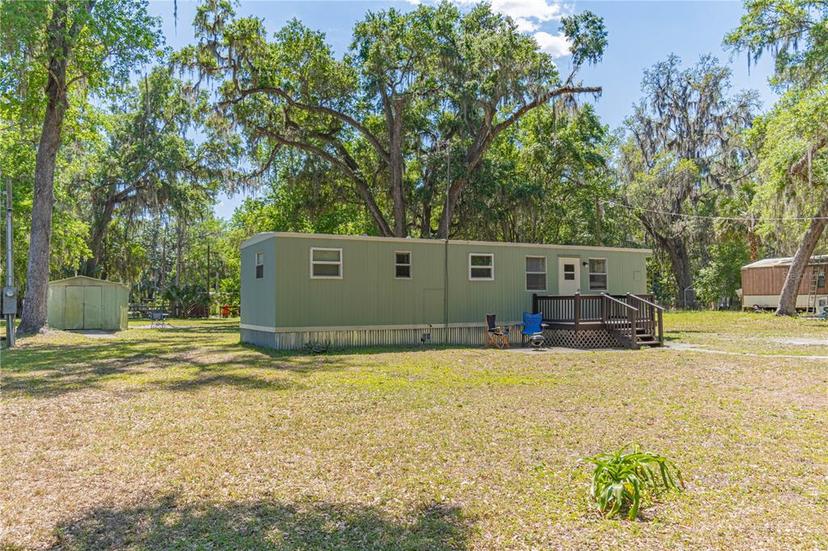 Picture of 1986 Cr 412, Lake Panasoffkee FL 33538