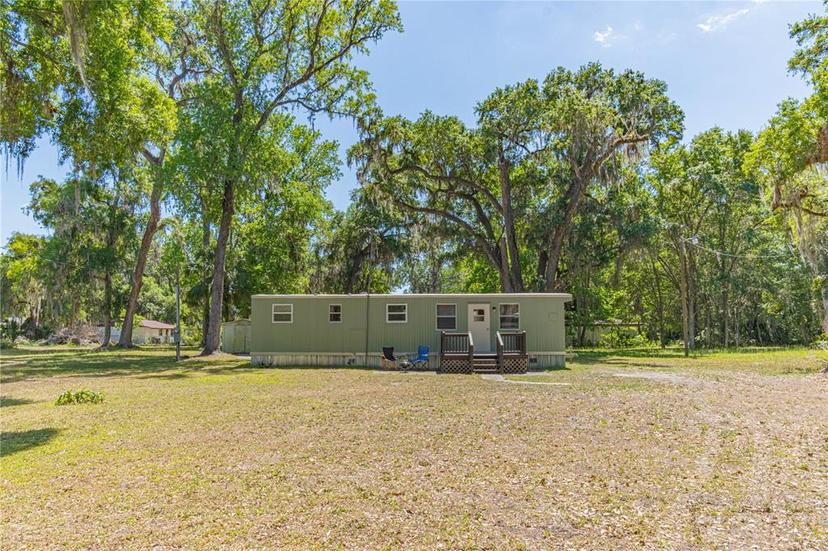 Picture of 1986 Cr 412, Lake Panasoffkee FL 33538