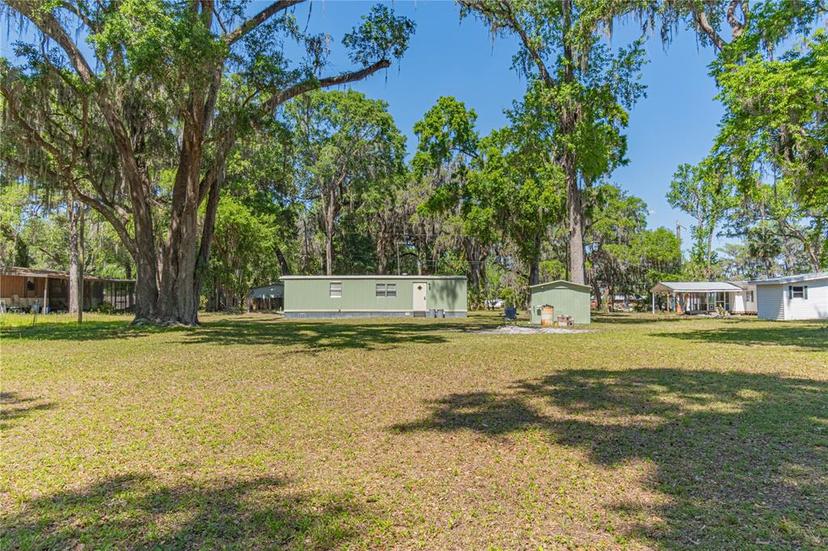 Picture of 1986 Cr 412, Lake Panasoffkee FL 33538