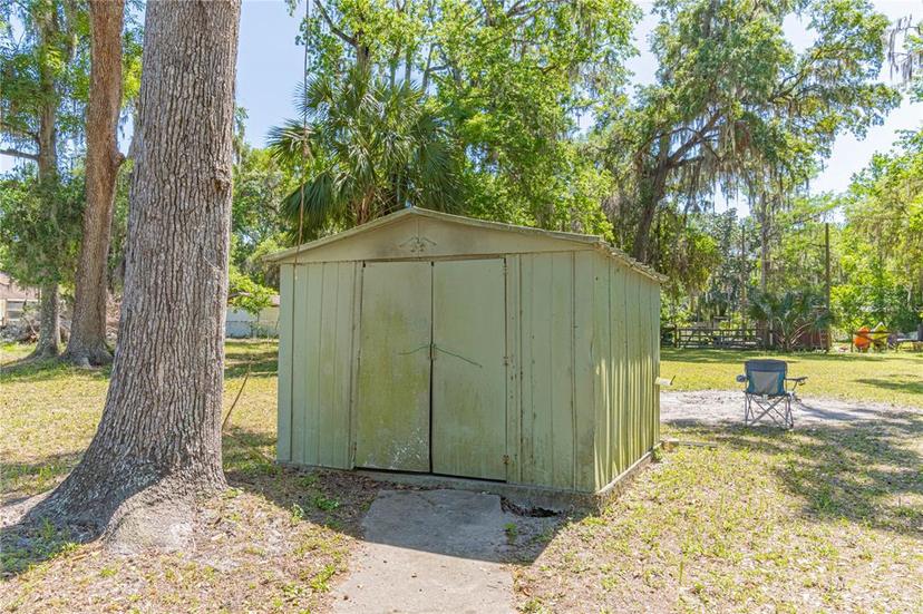 Picture of 1986 Cr 412, Lake Panasoffkee FL 33538