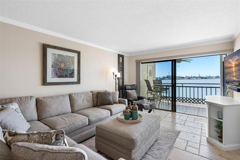 Picture of 6265 Sun Boulevard Unit 204, St Petersburg FL 33715
