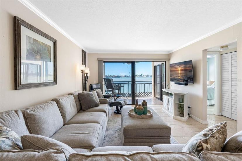 Picture of 6265 Sun Boulevard Unit 204, St Petersburg FL 33715