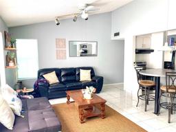 Picture of 2601 SW Archer Road Unit B308, Gainesville, FL 32608