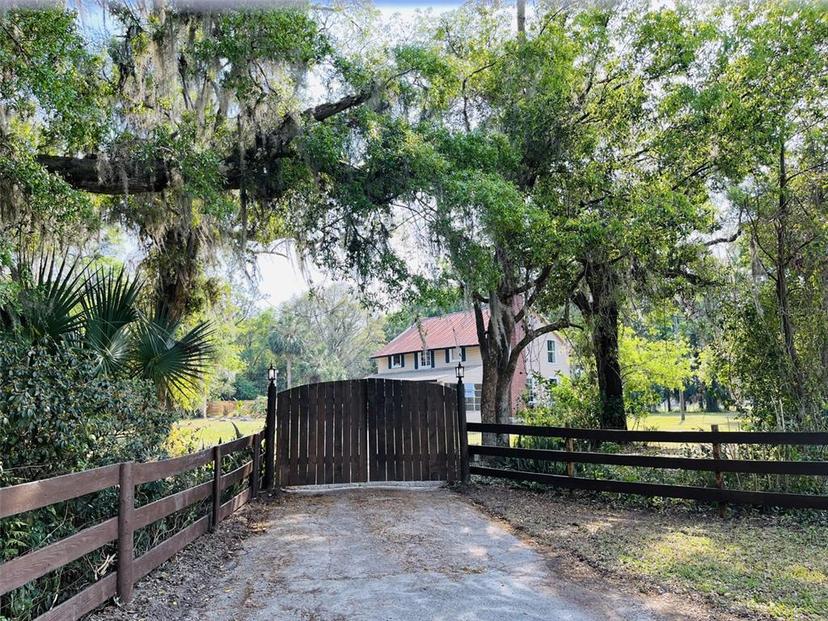 Picture of 18700 Ravenswood Road, Altoona FL 32702