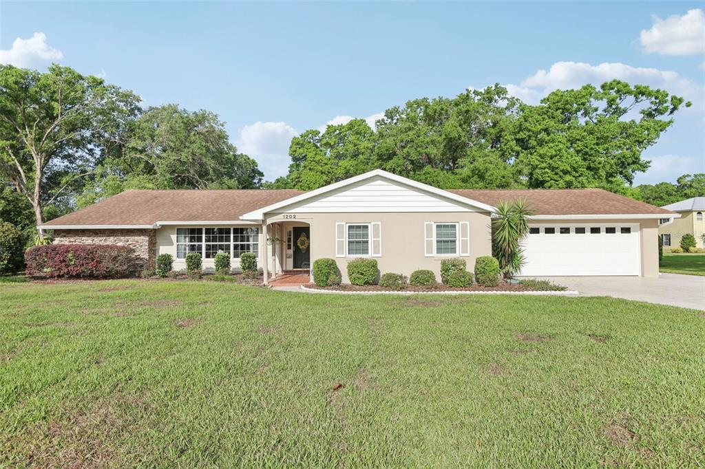 Picture of 1202 Bly Court, Eustis, FL 32726