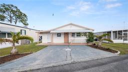 Picture of 7046 Fairview Village Circle, Winter Haven, FL 33881