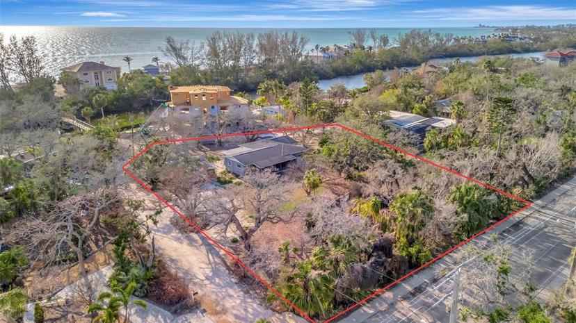 Picture of 8555 Heron Lagoon Circle, Sarasota FL 34242