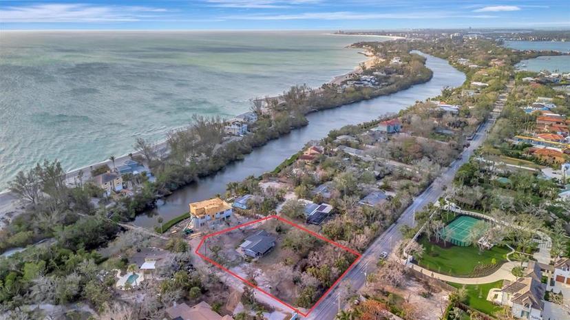 Picture of 8555 Heron Lagoon Circle, Sarasota FL 34242