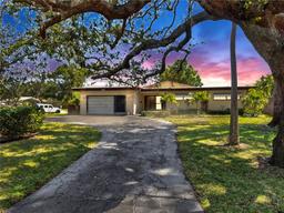 Picture of 500 Oleander Way S, St Petersburg, FL 33707