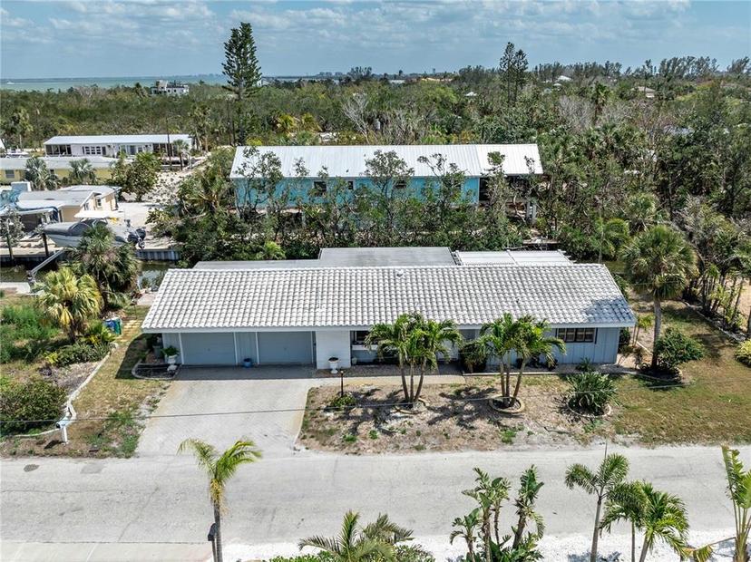 Picture of 636 Tarawitt Drive, Longboat Key FL 34228
