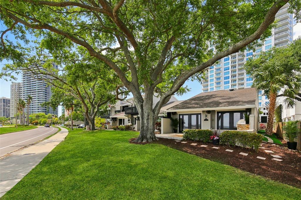Picture of 2807 Bayshore Boulevard, Tampa, FL 33629
