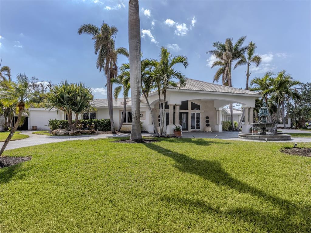 Picture of 701 Laguna Drive, Venice, FL 34285