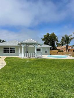 Picture of 6940 4Th Street S, St Petersburg, FL 33705