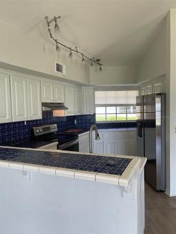 Picture of 6940 4Th Street S, St Petersburg, FL 33705