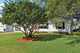 Picture of 915 Sutherland Court, Leesburg, FL 34788