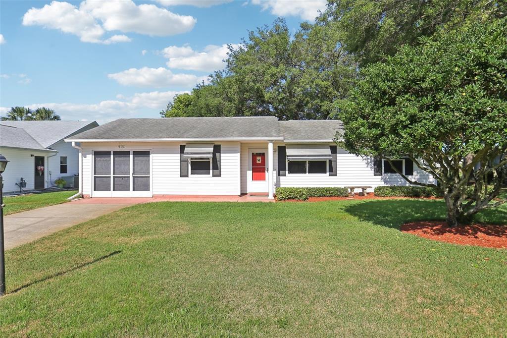 Picture of 915 Sutherland Court, Leesburg, FL 34788