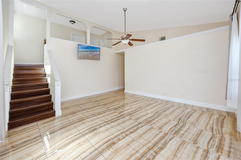 Picture of 8672 Rue Chateaux Drive, Seminole FL 33777