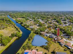 Picture of 8672 Rue Chateaux Drive, Seminole, FL 33777