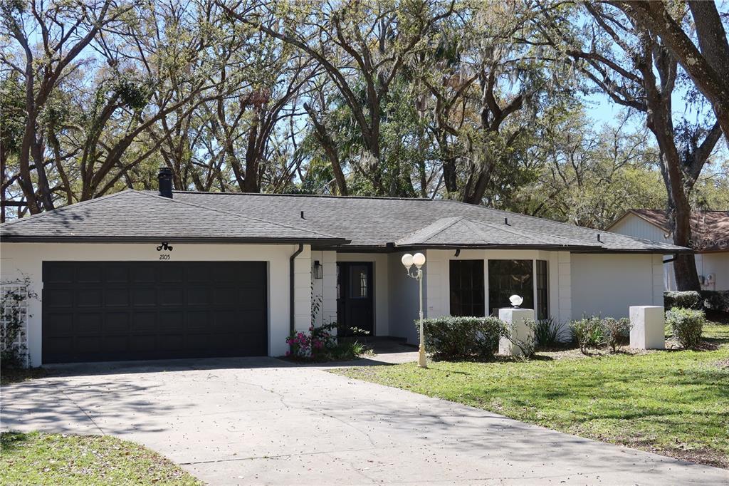 Picture of 2105 Curry Road, Lutz, FL 33549
