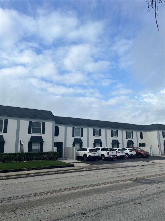 Picture of 2808 W Azeele Street Unit 202, Tampa FL 33609