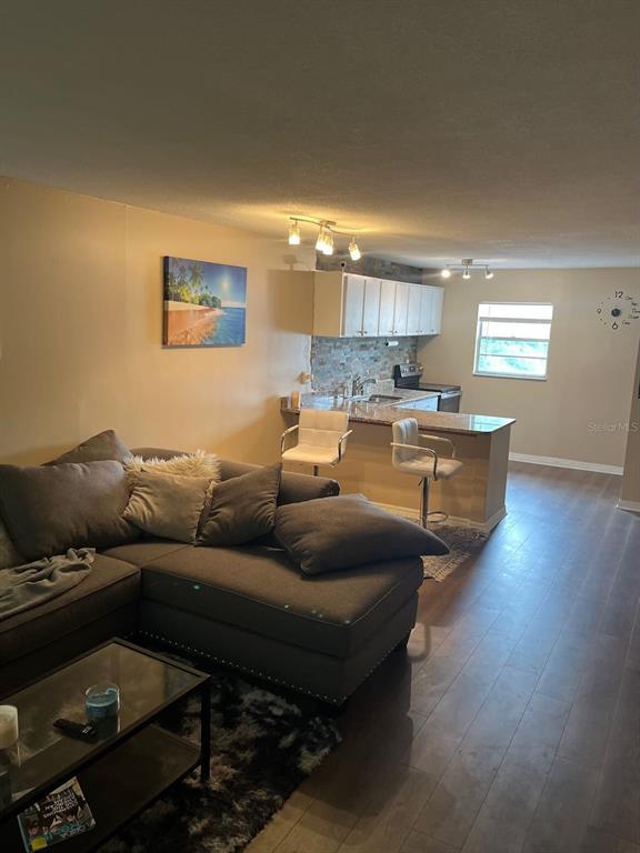 Picture of 2808 W Azeele Street Unit 202, Tampa FL 33609