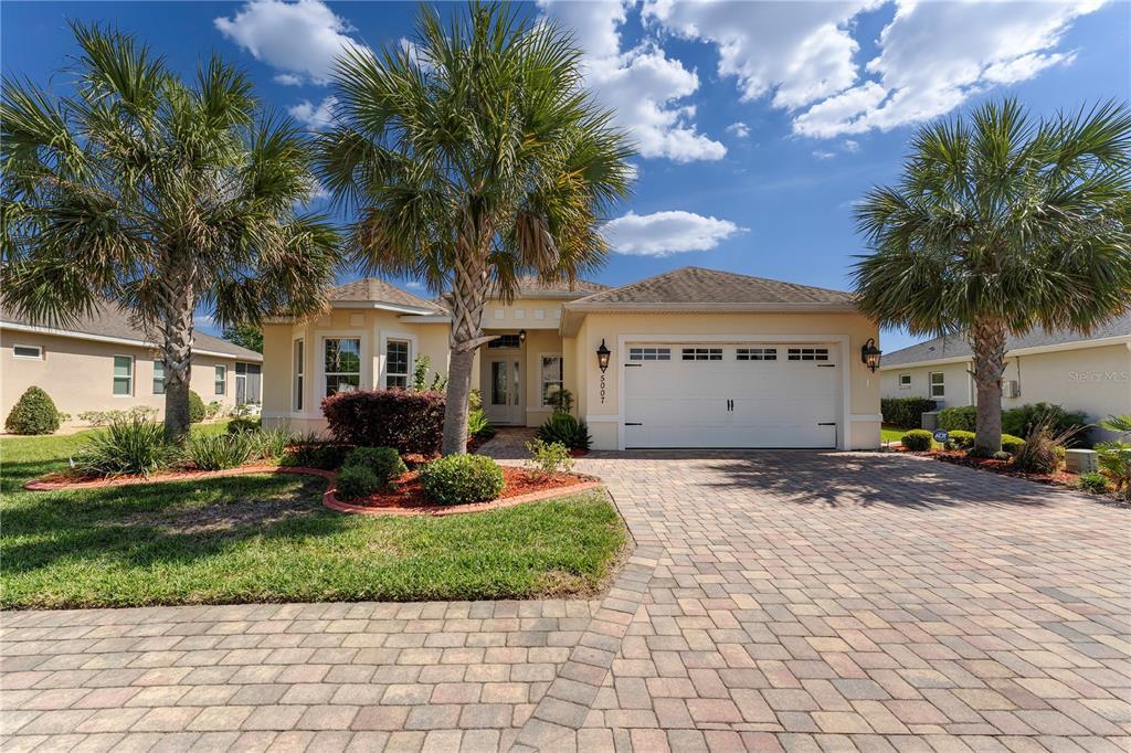 Picture of 5007 Belted Kingfisher Drive, Oxford, FL 34484