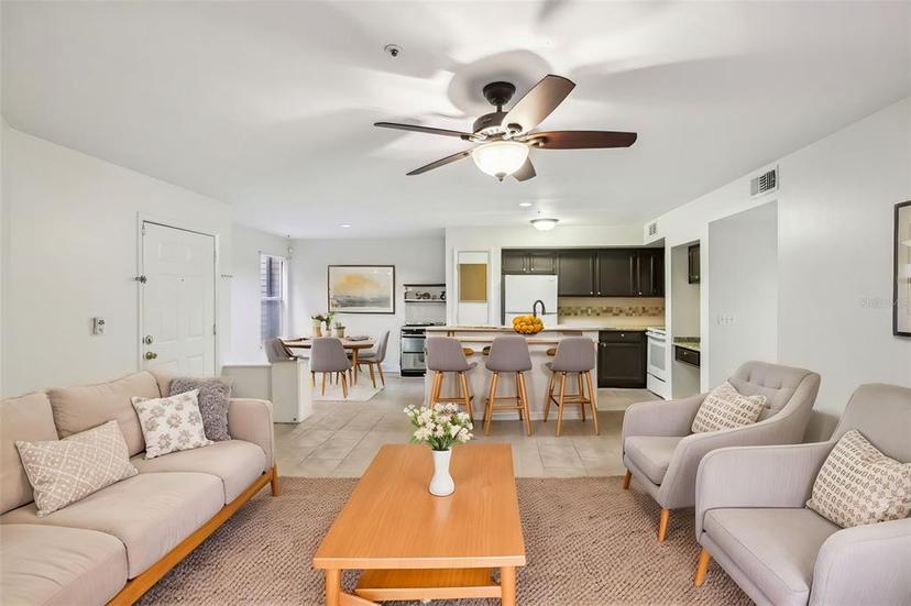 Picture of 490 N Pin Oak Place Unit 112, Longwood FL 32779