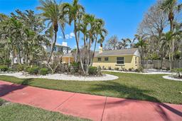 Picture of 322 S Washington Drive, Sarasota, FL 34236