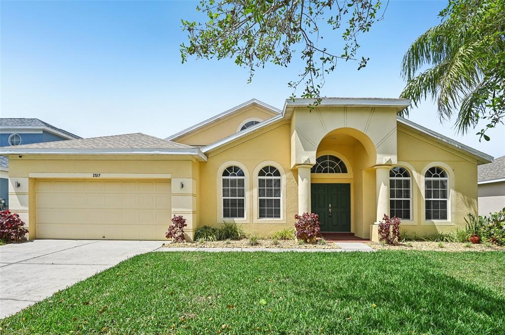 Picture of 2517 Yukon Cliff Drive, Ruskin, FL 33570