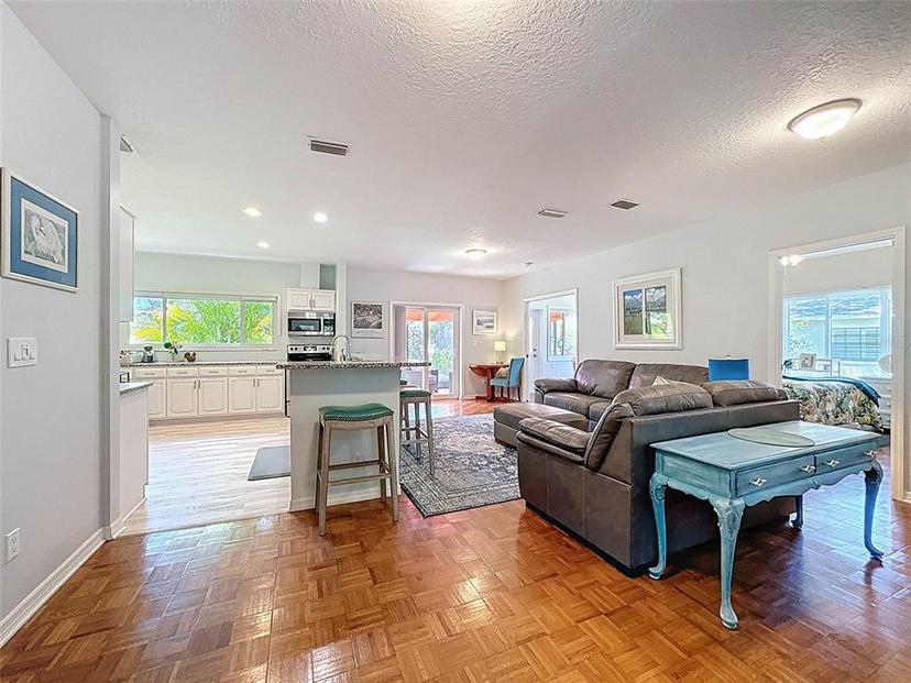 Picture of 631 Baynard Drive, Tarpon Springs FL 34689