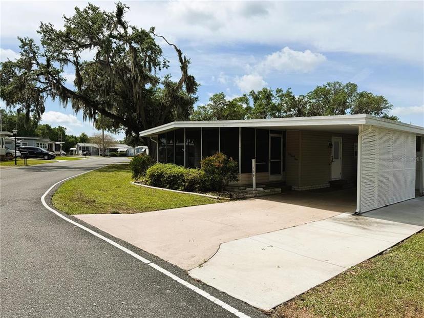 Picture of 139 Royal Palm Drive, Leesburg FL 34748