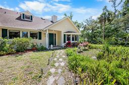 Picture of 2020 E Dolphin Drive, Englewood, FL 34223