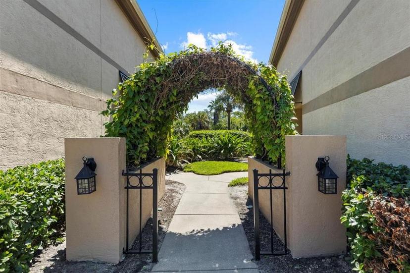 Picture of 1015 Normandy Trace Road, Tampa FL 33602