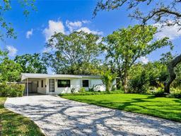 Picture of 521 50Th Avenue S, St Petersburg, FL 33705