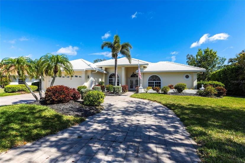 Picture of 832 Carnoustie Drive, Venice FL 34293