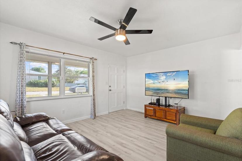 Picture of 5001 15Th Avenue N, St Petersburg FL 33710