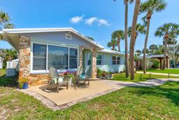 Picture of 918 E 2Nd Avenue, New Smyrna Beach, FL 32169