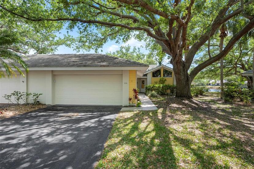 Picture of 226 Southampton Lane Unit 257, Venice FL 34293
