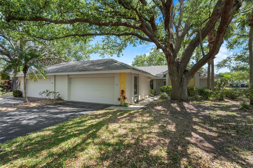 Picture of 226 Southampton Lane Unit 257, Venice FL 34293