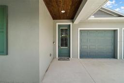 Picture of 137 E Palmetto Avenue, Howey In The Hills, FL 34737