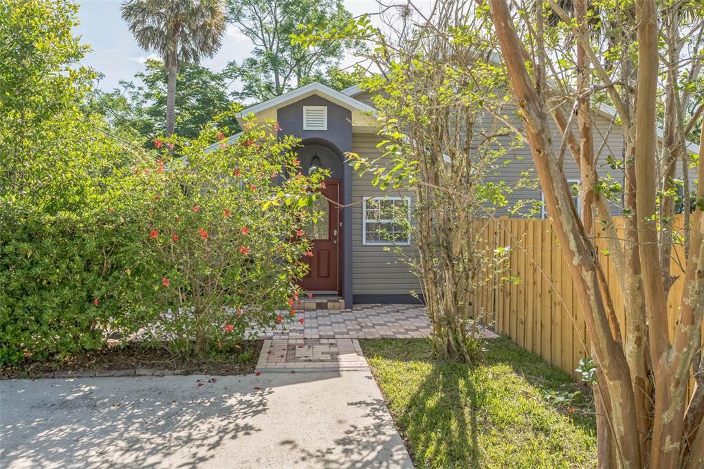 Picture of 250 E 20Th Avenue, Mount Dora, FL 32757