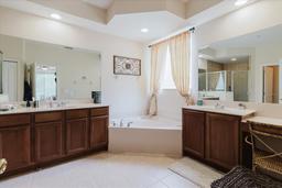 Picture of 10292 Kristen Park Dr, Orlando, FL 32832