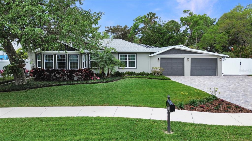 Picture of 606 S Pine Street, New Smyrna Beach, FL 32169