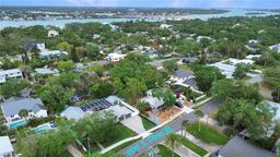 Picture of 606 S Pine Street, New Smyrna Beach, FL 32169