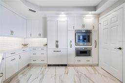 Picture of 2745 1St Street Unit 1402, Fort Myers, FL 33916