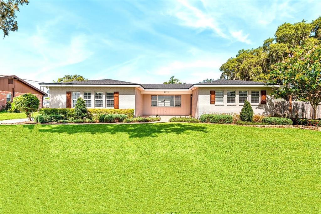 Picture of 2096 Lake Ariana Boulevard, Auburndale, FL 33823