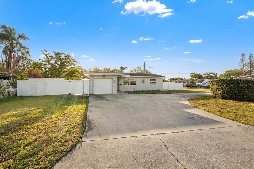 Picture of 8801 Sunlit Cove Drive Ne, St Petersburg FL 33702